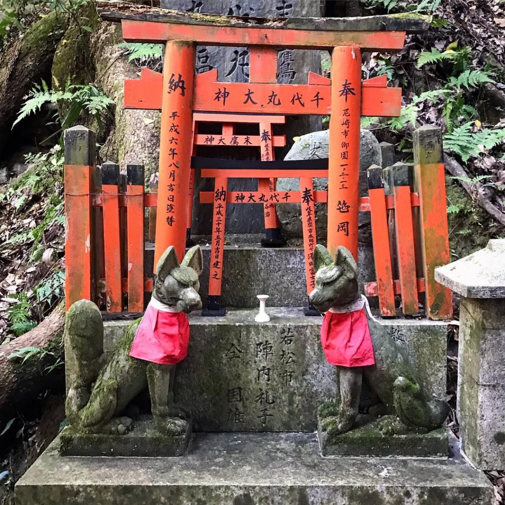 Fushimi Inari - Foxes and Small Shrines